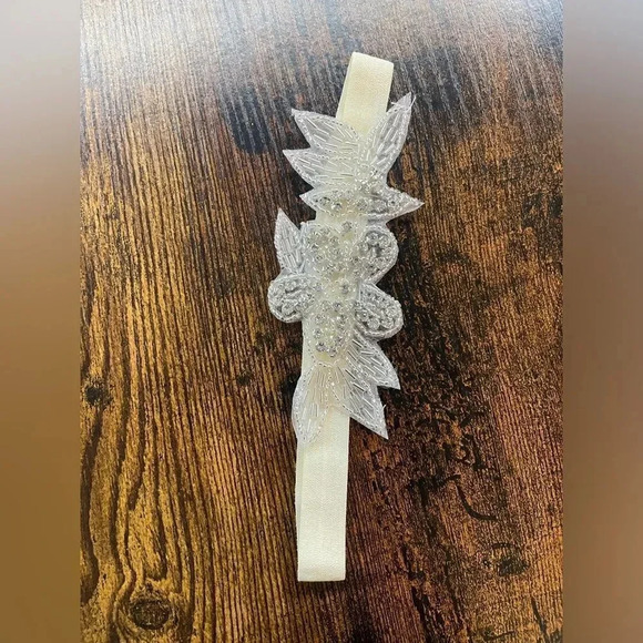 Floral rhinestones design christening/especial occasions Babygirl headband - Picture 6 of 12